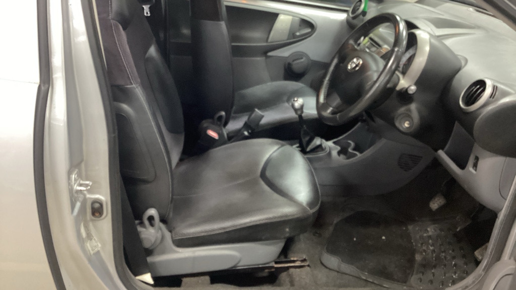 Used Toyota AYGO 2011 for sale - 77323556: Photo 9