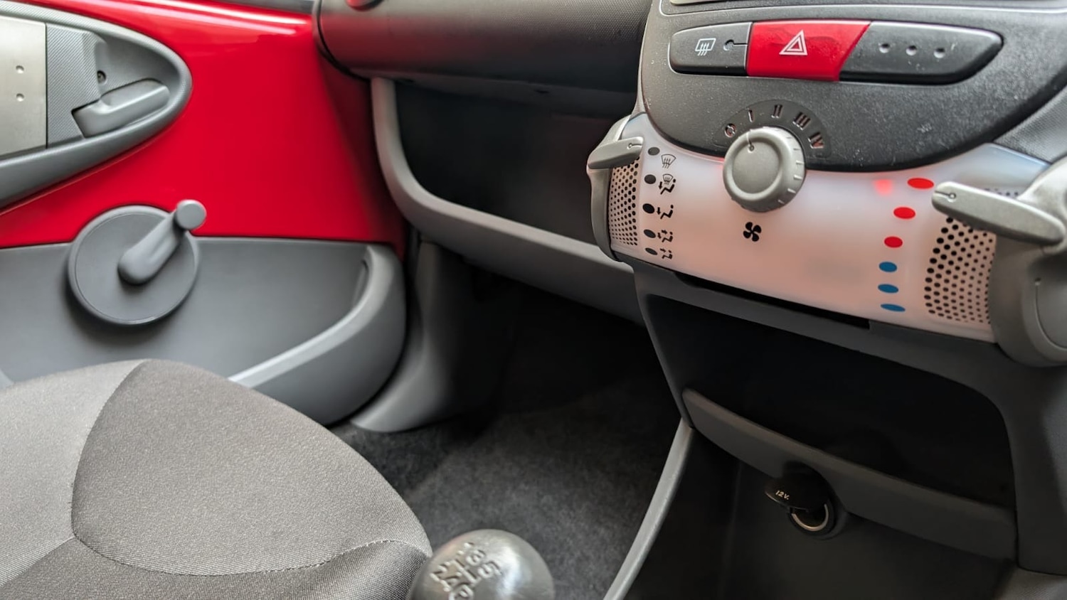 Used Toyota AYGO 2009 for sale - 77220791: Photo 27