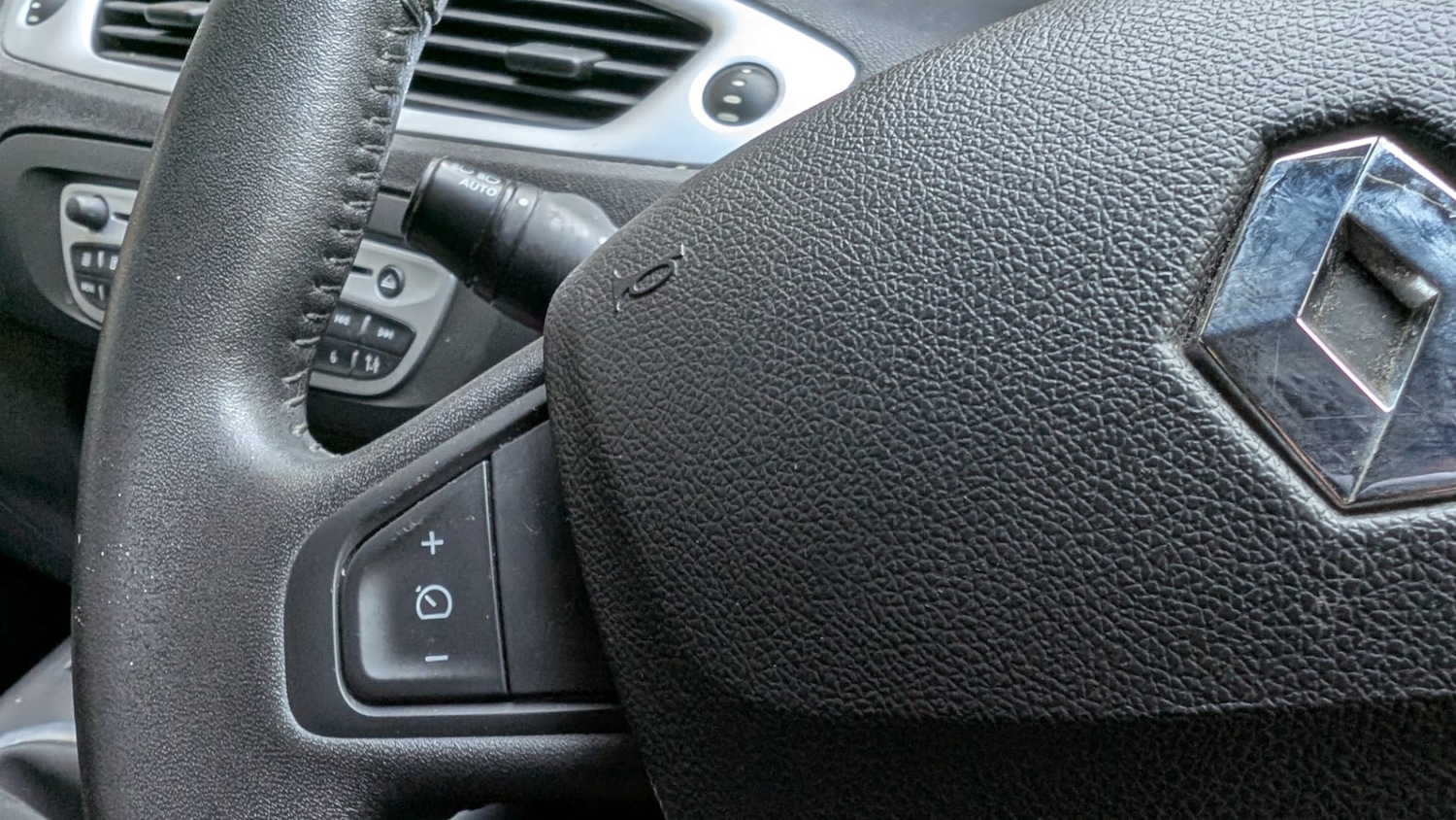 Used Renault Scenic 2010 for sale - 77313862: Photo 26