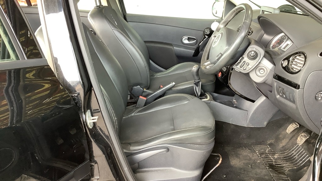 Used Renault Clio 2012 for sale - 77981777: Photo 9