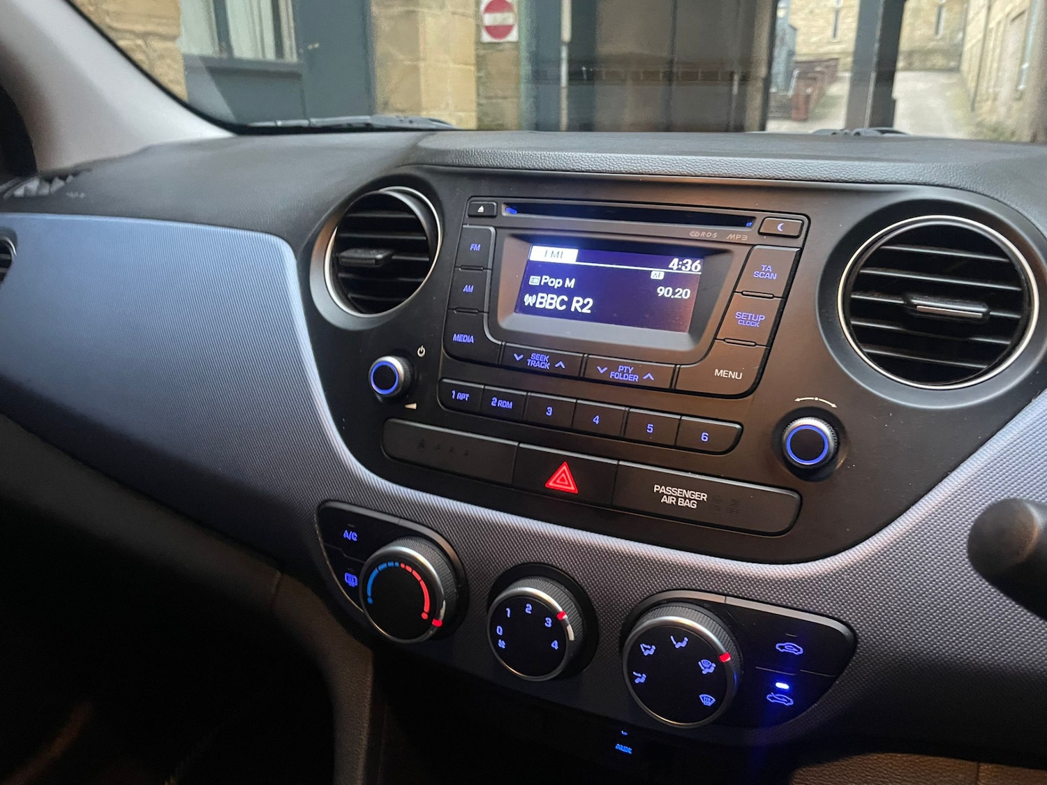 Used Hyundai i10 2015 for sale - 77504688: Photo 22