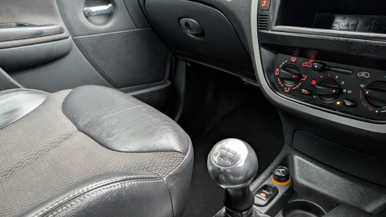 Used Citroen C3 2006 for sale - 76854631: Photo 24