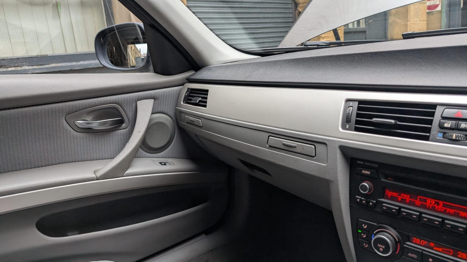 Used BMW 3 Series 2011 for sale - 76854725: Photo 32