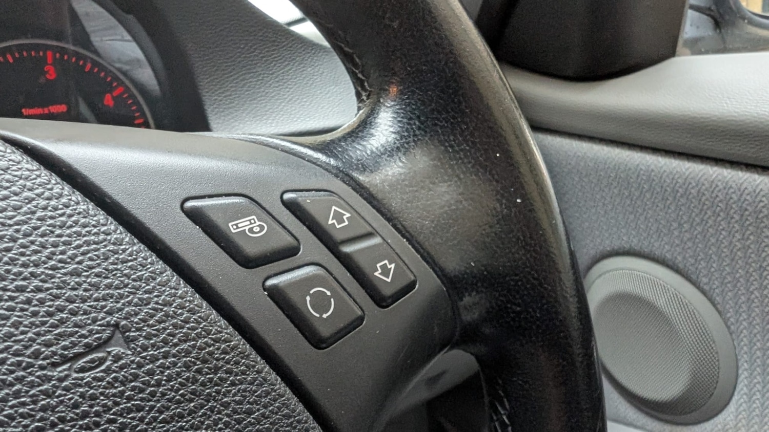 Used BMW 3 Series 2011 for sale - 76854725: Photo 34