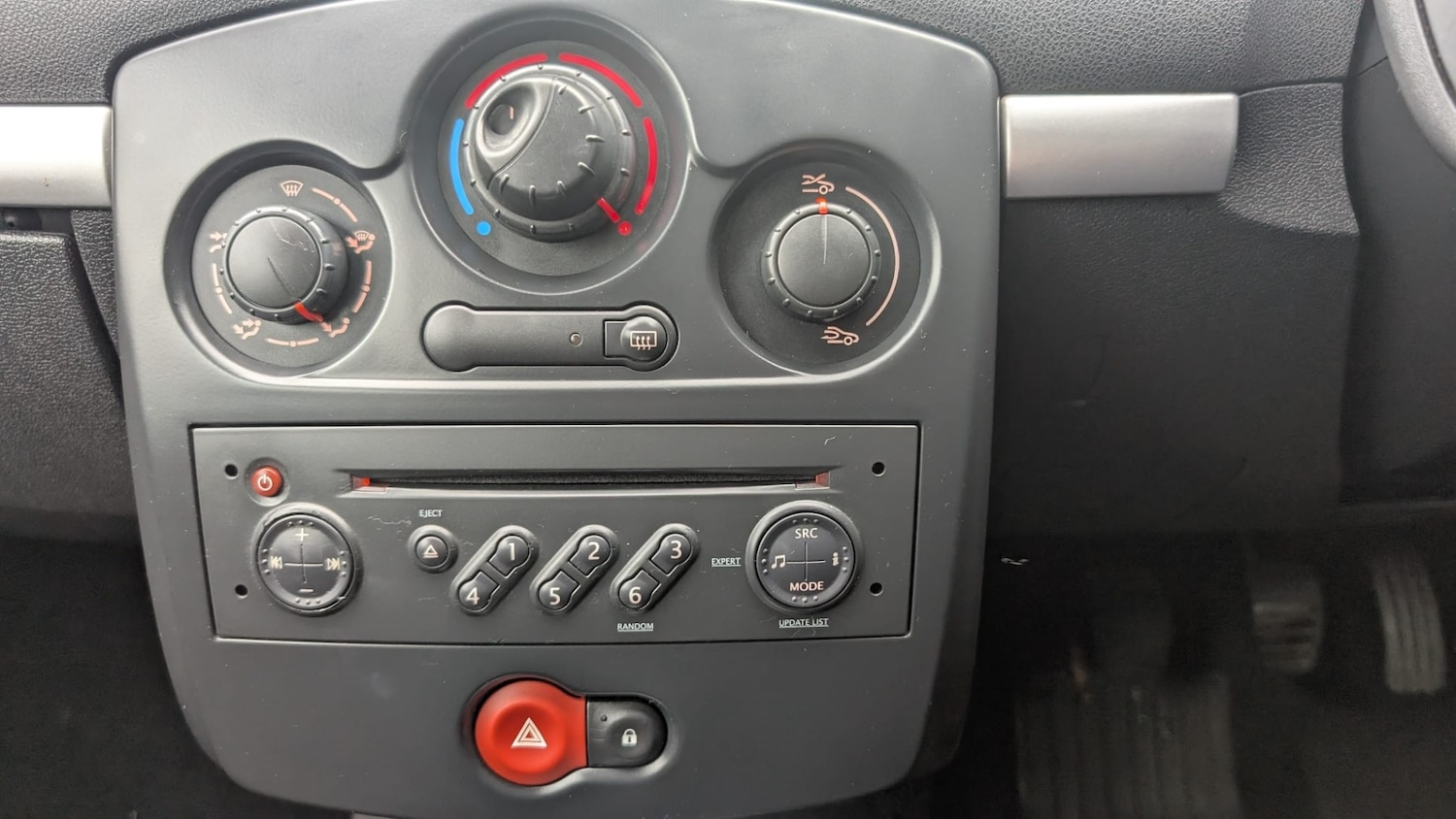 Renault Clio 2006 (06) - 1.5 dCi 86 Dynamique 5dr - Image 24