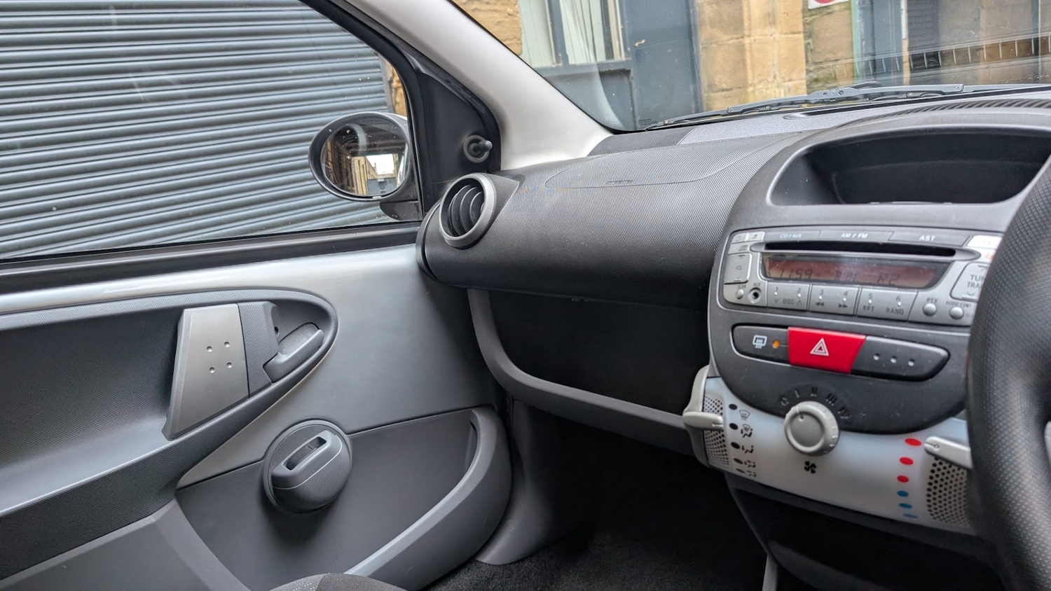 Used Peugeot 107 2011 for sale - 77617866: Photo 24