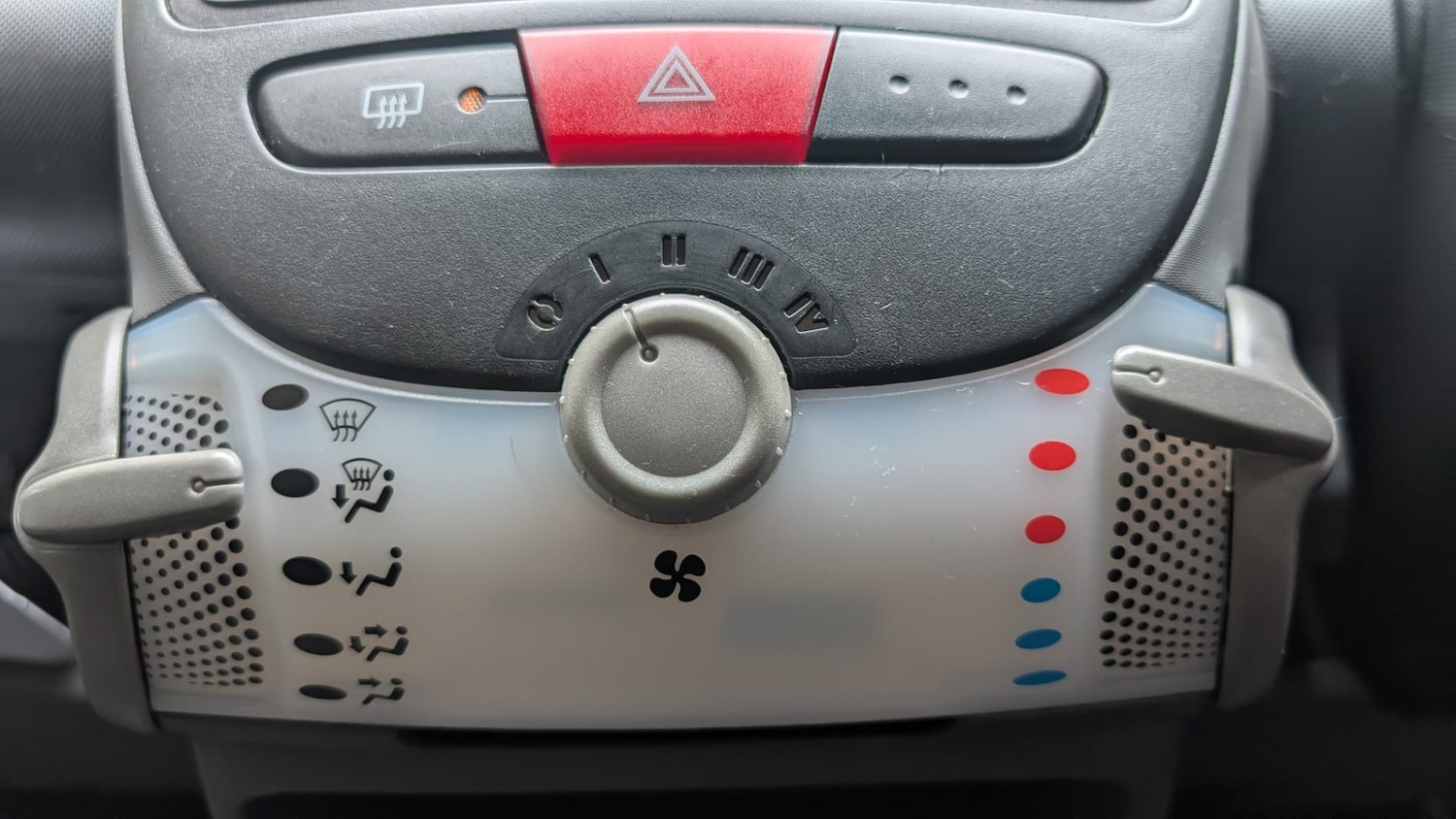 Used Peugeot 107 2011 for sale - 77617866: Photo 27