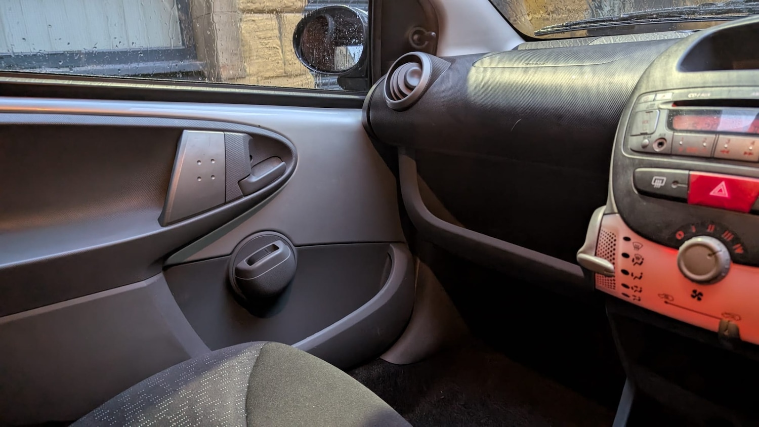 Used Peugeot 107 2011 for sale - 77137178: Photo 30