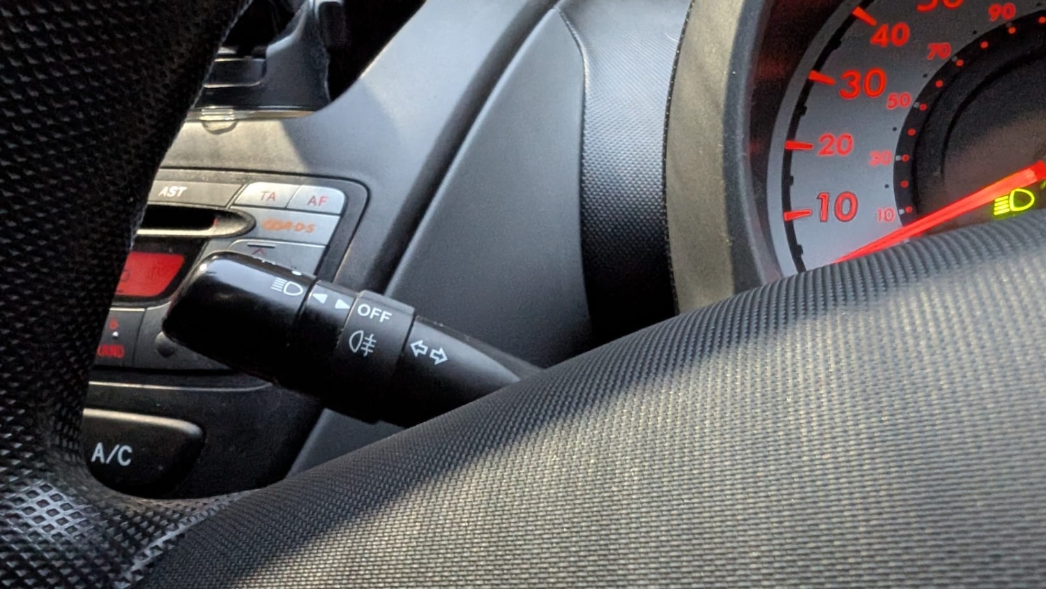 Used Peugeot 107 2011 for sale - 77137178: Photo 33