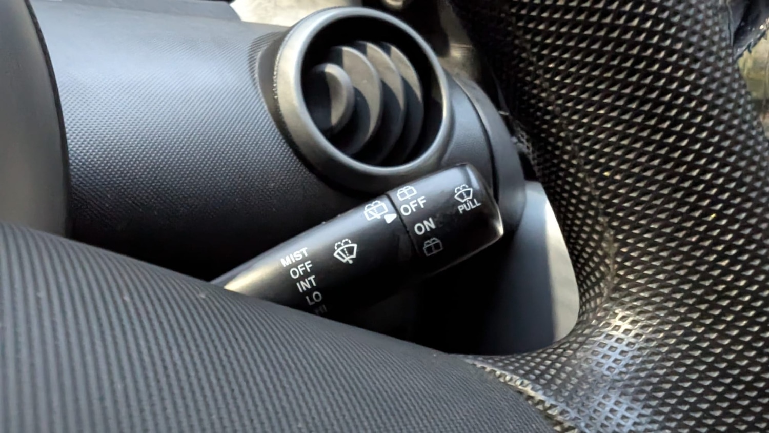 Used Peugeot 107 2011 for sale - 77137178: Photo 34