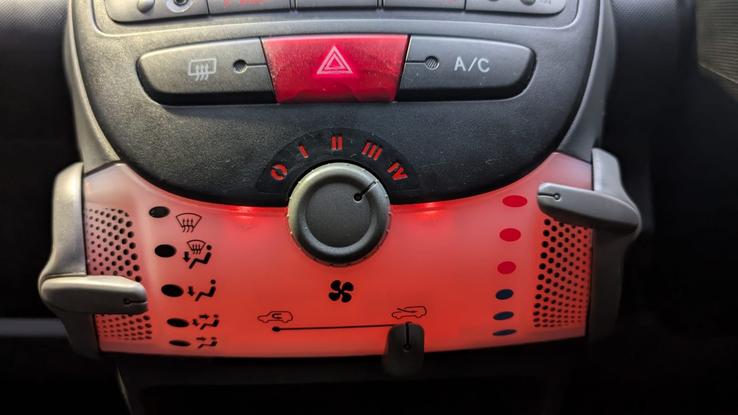 Used Peugeot 107 2011 for sale - 77137178: Photo 38