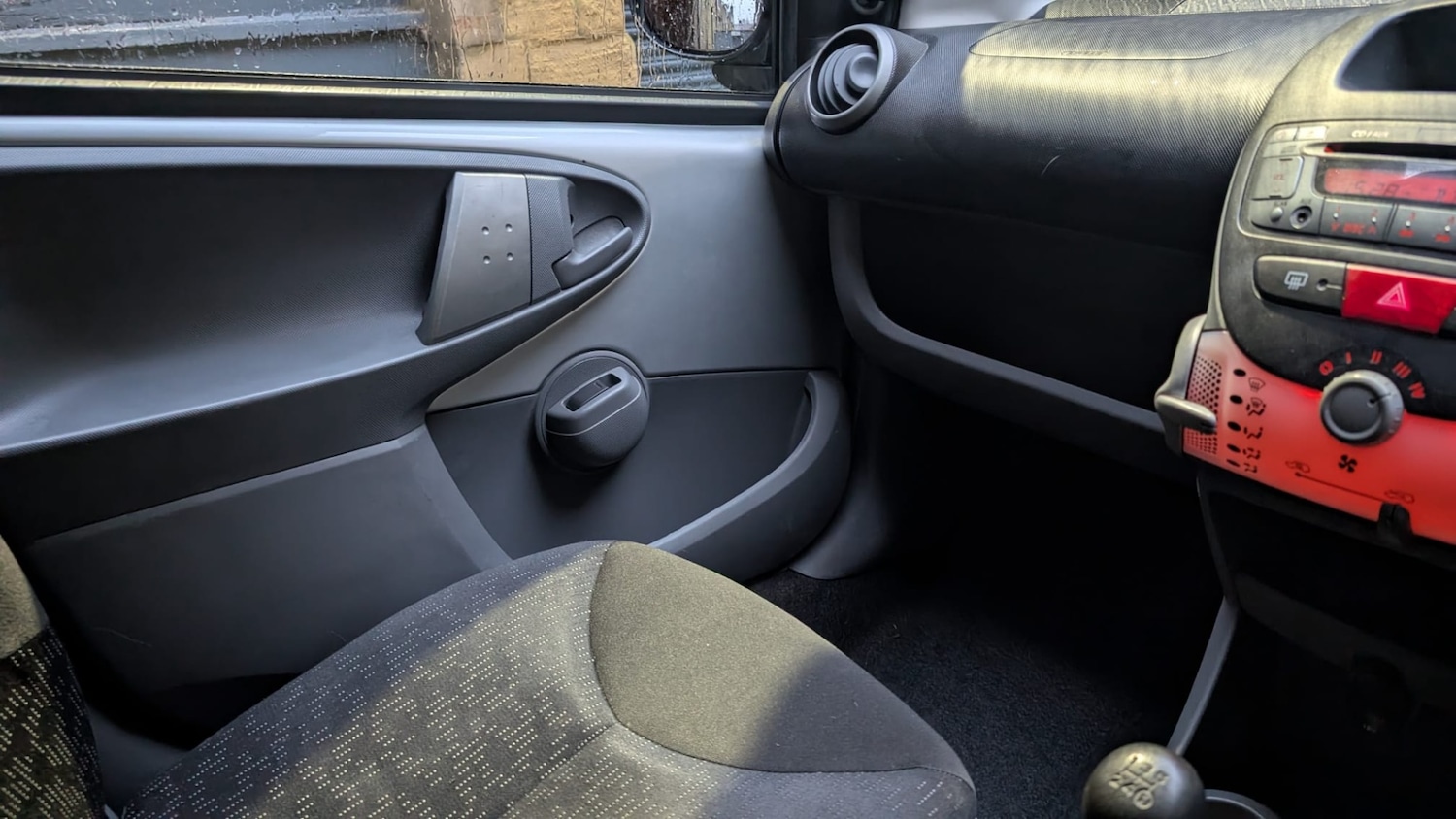 Used Peugeot 107 2011 for sale - 77137178: Photo 40