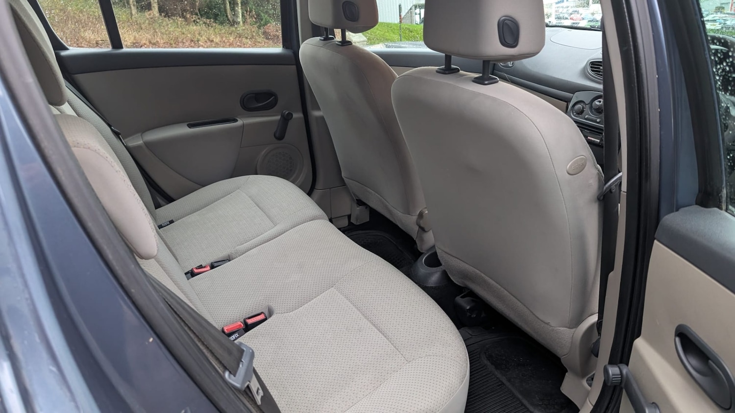 Used Renault Clio 2006 for sale - 76941065: Photo 16