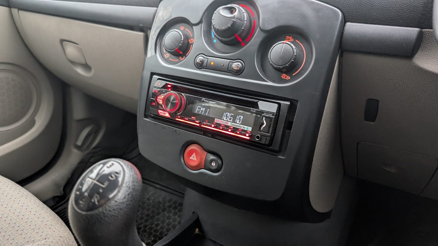 Used Renault Clio 2006 for sale - 76941065: Photo 21