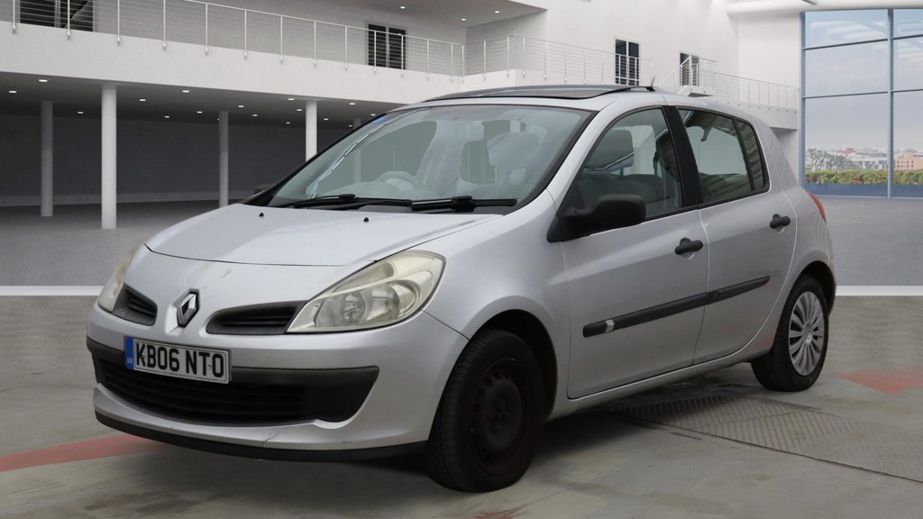 Used Renault Clio 2006 for sale - 77965779: Photo 2