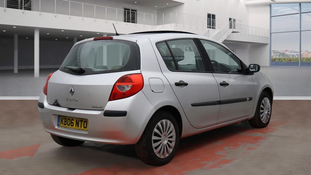 Used Renault Clio 2006 for sale - 77965779: Photo 4