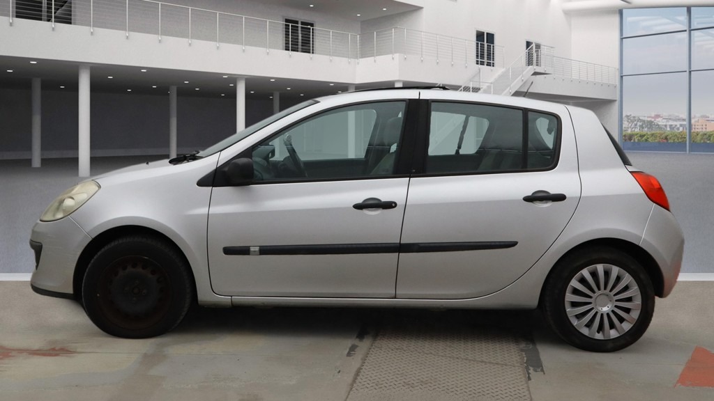 Used Renault Clio 2006 for sale - 77965779: Photo 6