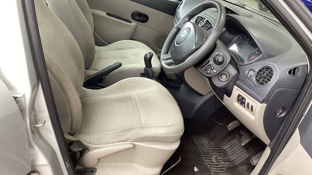 Used Renault Clio 2006 for sale - 77965779: Photo 8