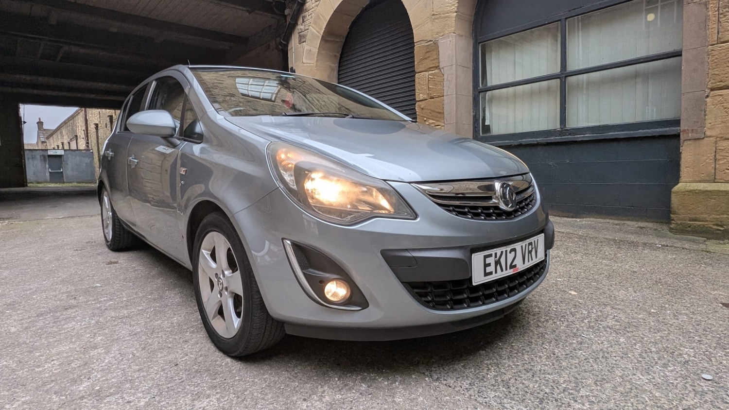 Used Vauxhall Corsa 2012 for sale - 77981441: Photo 2