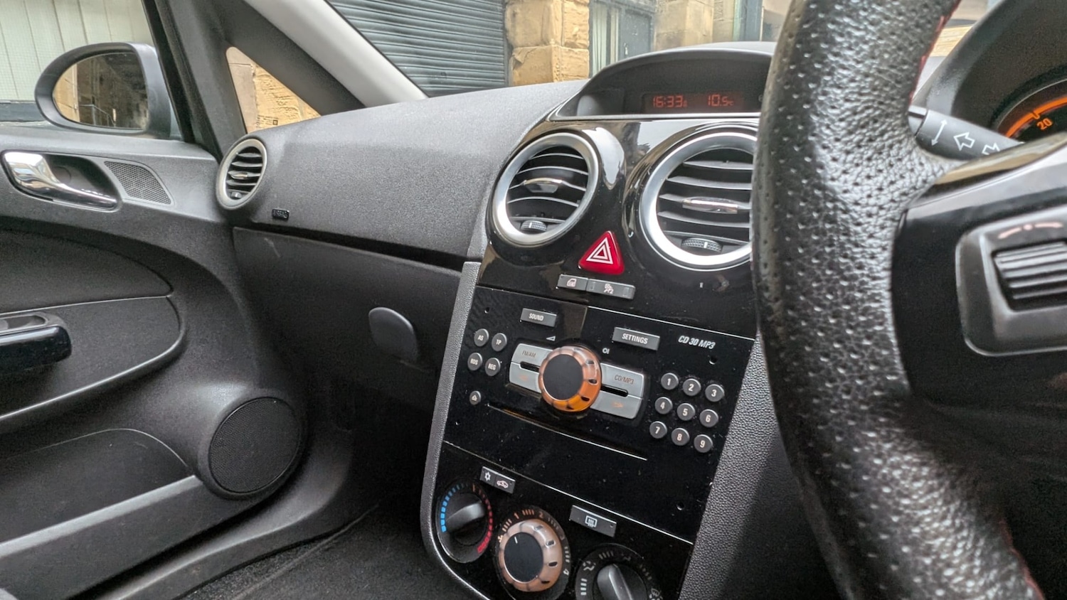 Used Vauxhall Corsa 2012 for sale - 77981441: Photo 24