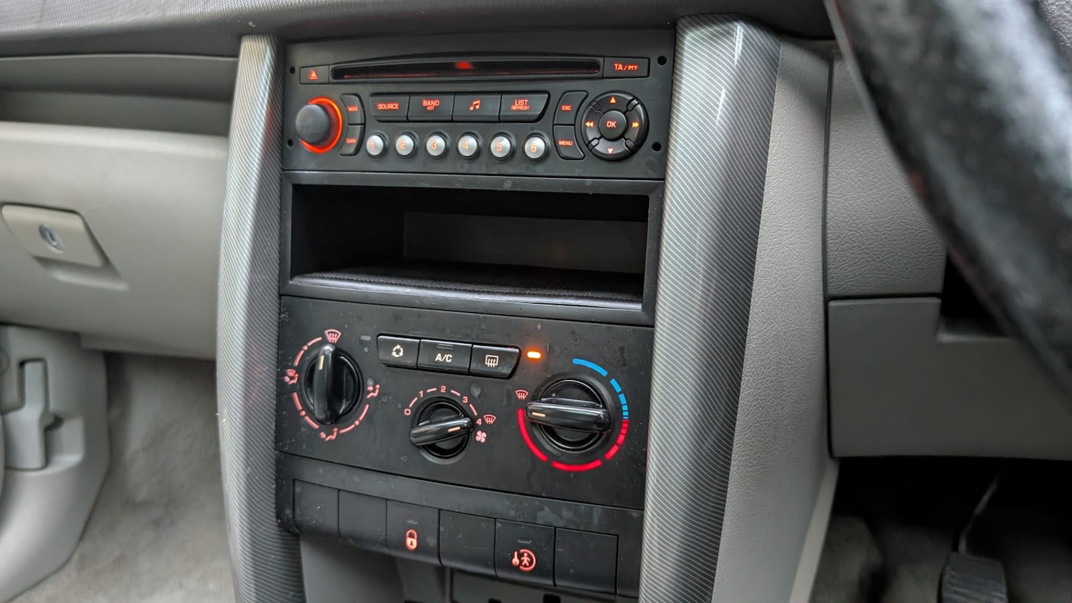 Used Peugeot 207 2007 for sale - 76877699: Photo 22