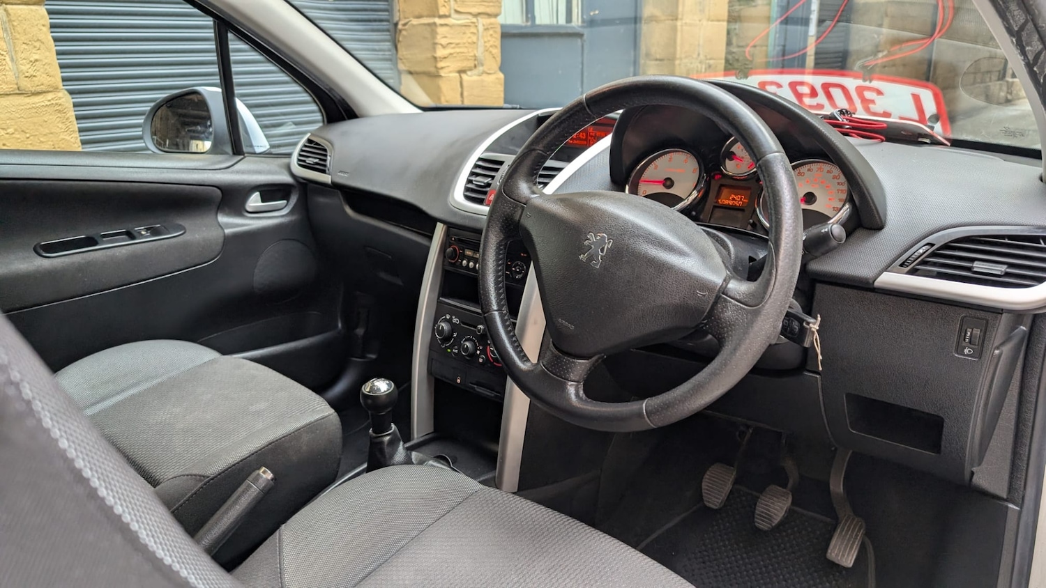 Used Peugeot 207 2011 for sale - 77651734: Photo 21