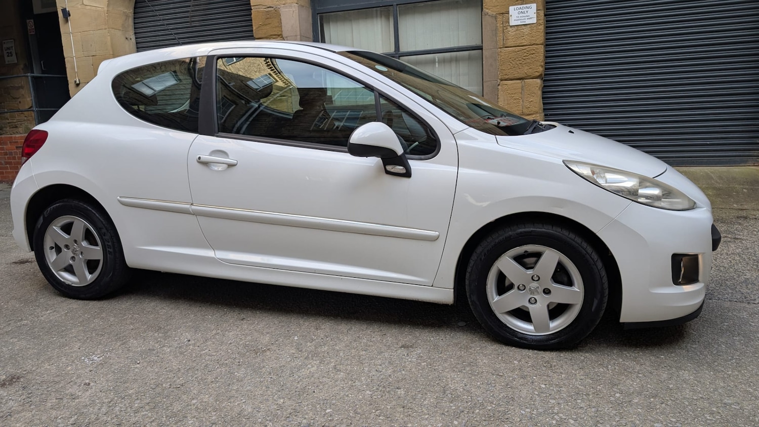 Used Peugeot 207 2011 for sale - 77651734: Photo 6