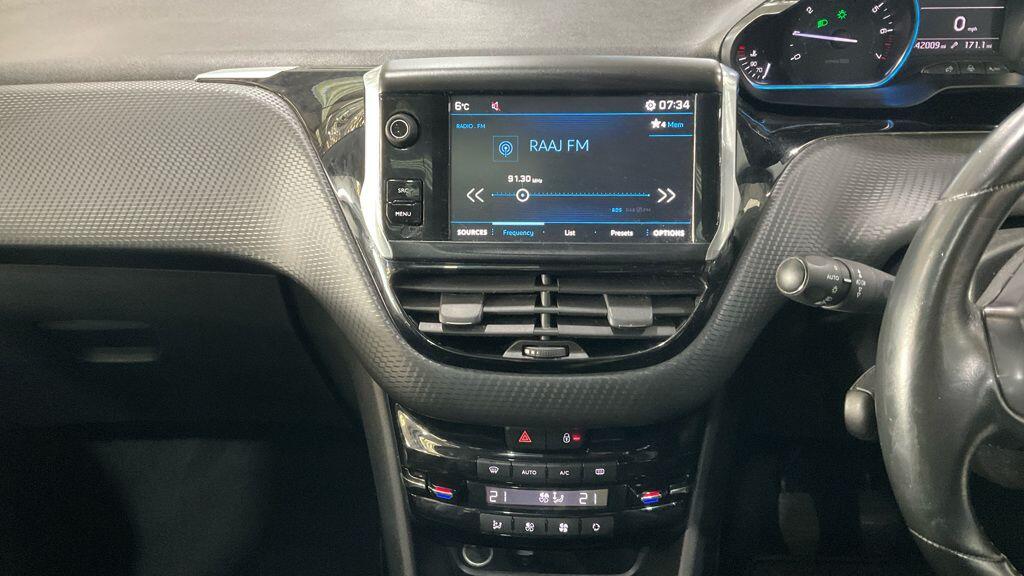 Used Peugeot 2008 2017 for sale - 78115359: Photo 10