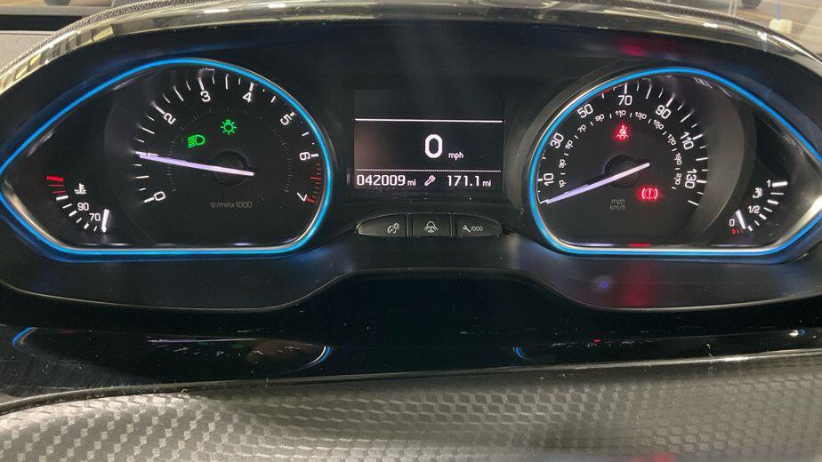 Used Peugeot 2008 2017 for sale - 78115359: Photo 11