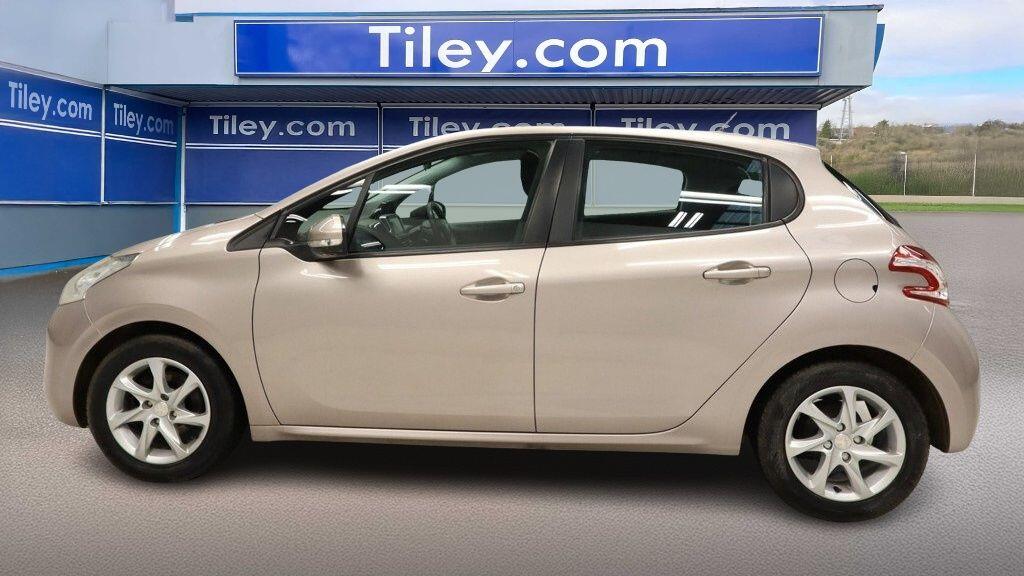 Used Peugeot 208 2014 for sale - 77216339: Photo 5