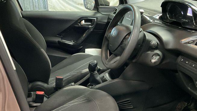 Used Peugeot 208 2014 for sale - 77216339: Photo 9