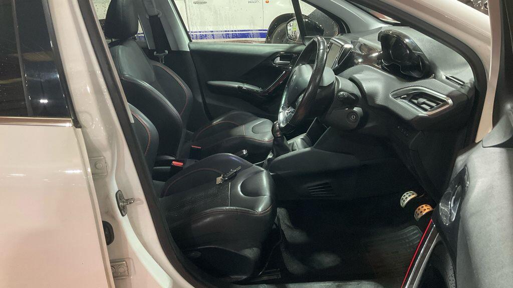 Used Peugeot 208 2016 for sale - 76964711: Photo 9