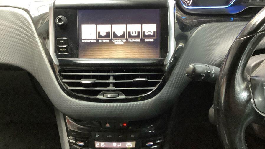 Used Peugeot 2008 2016 for sale - 76585441: Photo 10