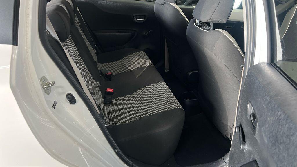 Used Toyota Yaris 2013 for sale - 76270321: Photo 12