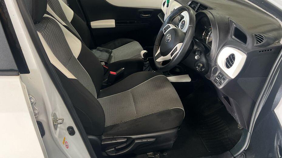 Used Toyota Yaris 2013 for sale - 76270321: Photo 9