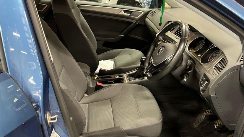 Used Volkswagen Golf 2016 for sale - 76270882: Photo 9