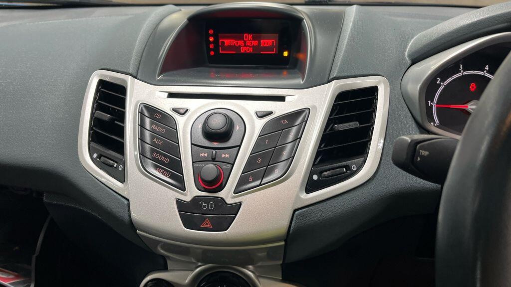 Used Ford Fiesta 2011 for sale - 76987659: Photo 10