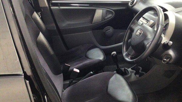 Used Toyota AYGO 2010 for sale - 75280383: Photo 9