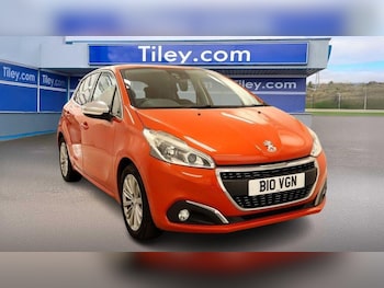 Used Peugeot 208 2015 for sale - 79533184: Photo