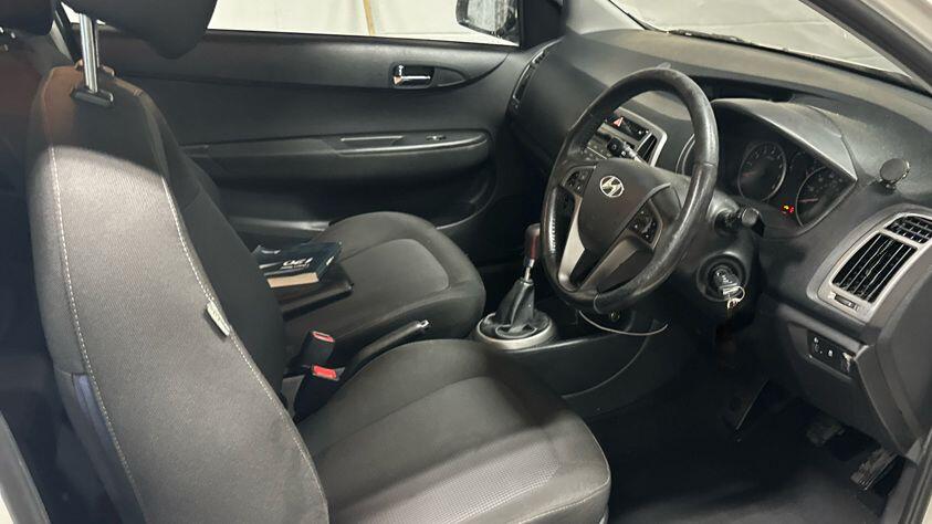Used Hyundai i20 2014 for sale - 76988149: Photo 9