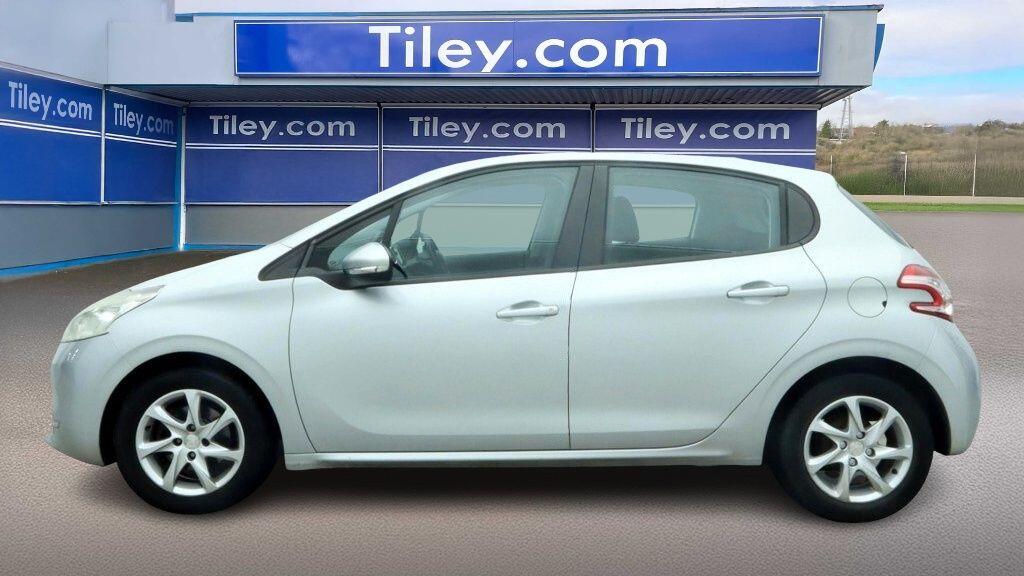 Used Peugeot 208 2013 for sale - 77174954: Photo 5