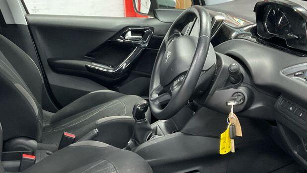 Used Peugeot 208 2013 for sale - 77174954: Photo 9