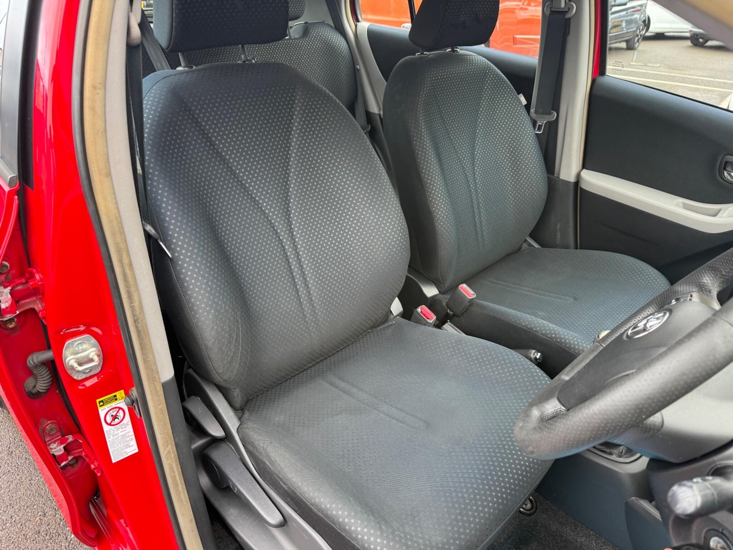 Used Toyota Yaris 2010 for sale - 76456995: Photo 12