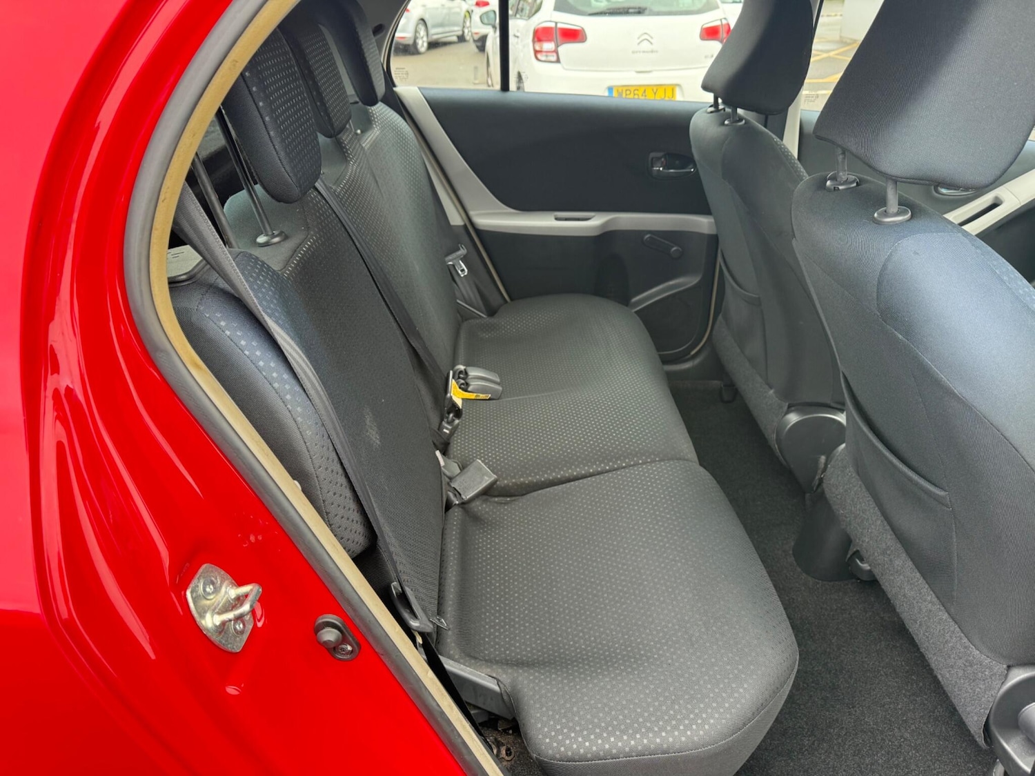 Used Toyota Yaris 2010 for sale - 76456995: Photo 21