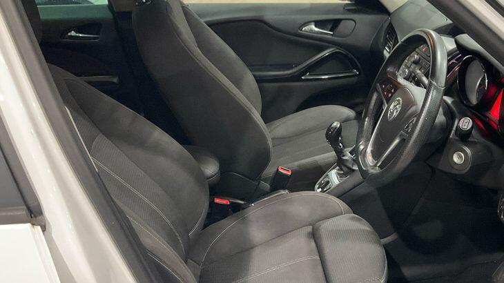 Used Vauxhall Zafira Tourer 2015 for sale - 76337532: Photo 9
