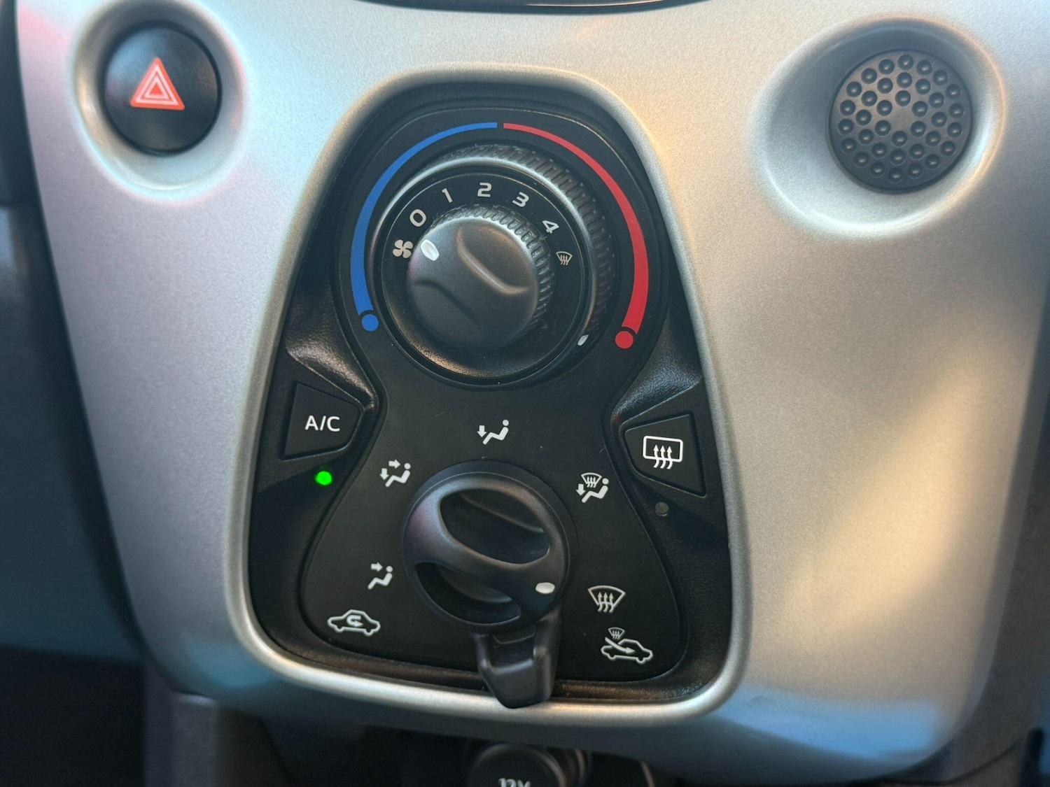 Used Peugeot 108 for sale - 77754354: Photo 20