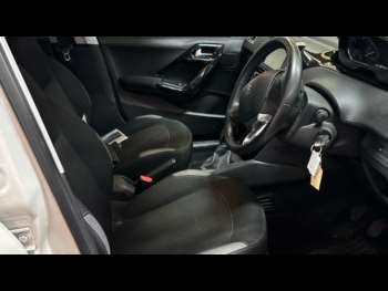 Used Peugeot 208 2016 for sale - 74336786: Photo