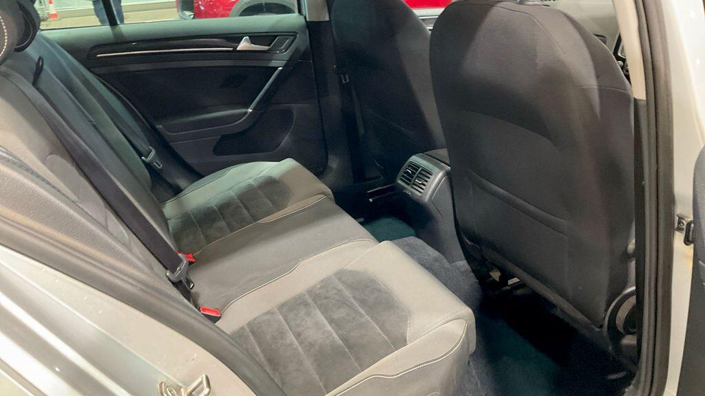 Used Volkswagen Golf 2013 for sale - 76270656: Photo 12