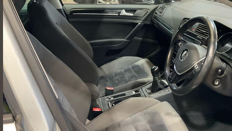 Used Volkswagen Golf 2013 for sale - 76270656: Photo 9