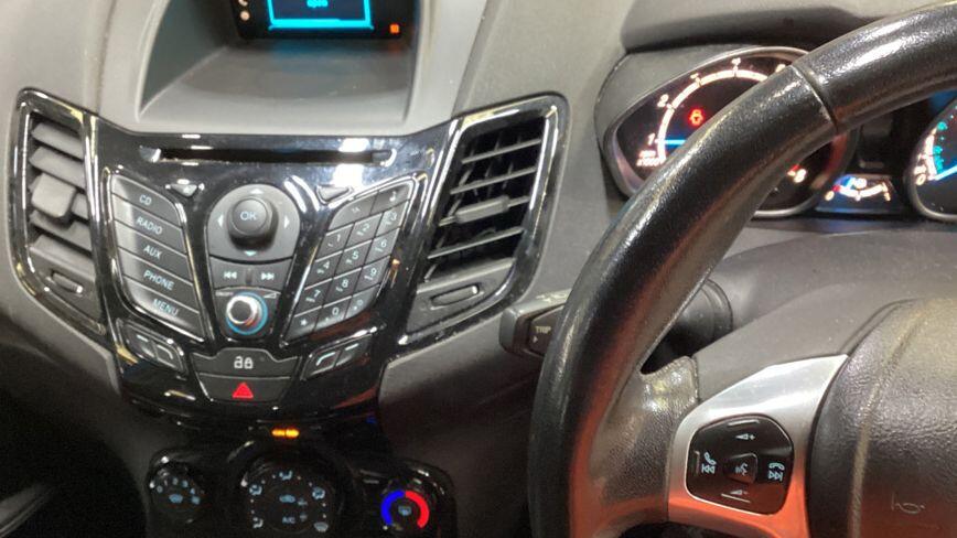 Used Ford Fiesta 2013 for sale - 76296063: Photo 10